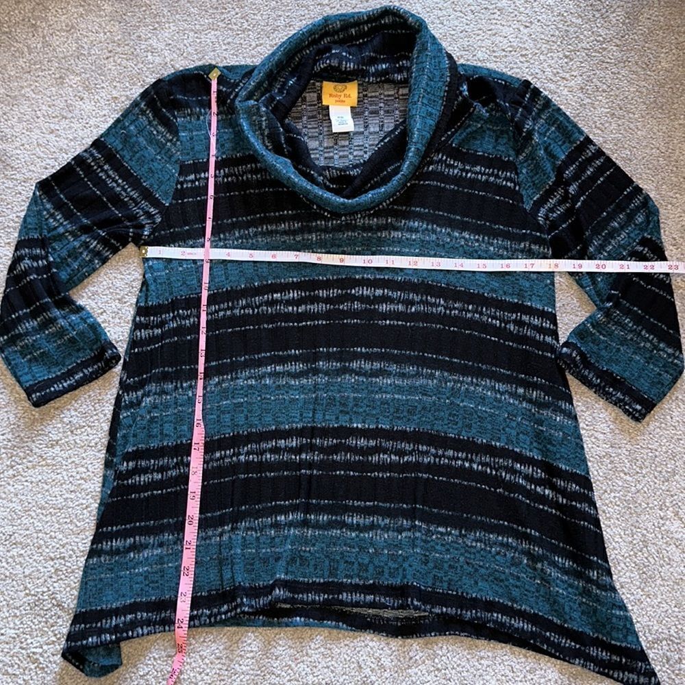 Ruby Rd. Petite Sweater! - Picture 6 of 11